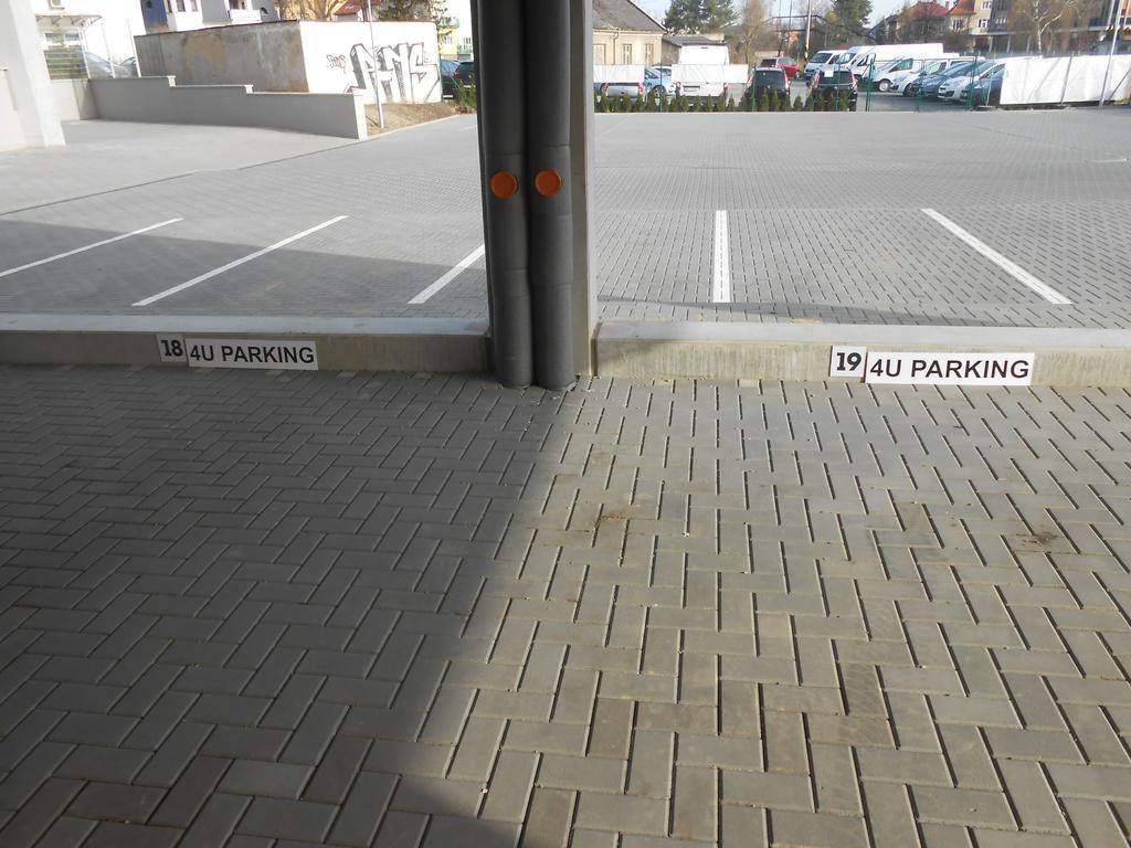 Apartments 4U Center + Free Parking Olomouc Luaran gambar